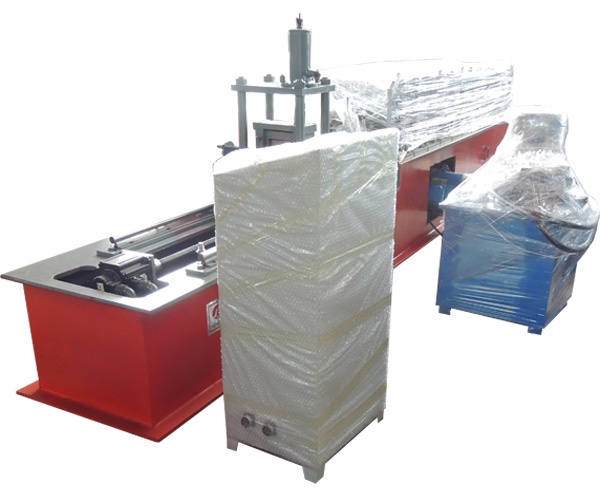 non-stop cutting light kneel roll forming machine