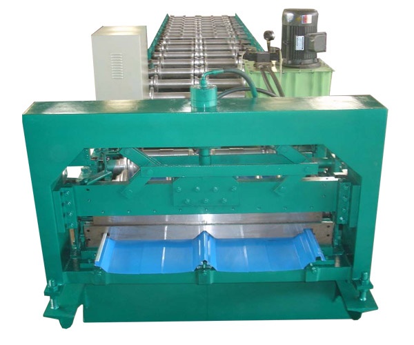 820 JCH roll forming machine